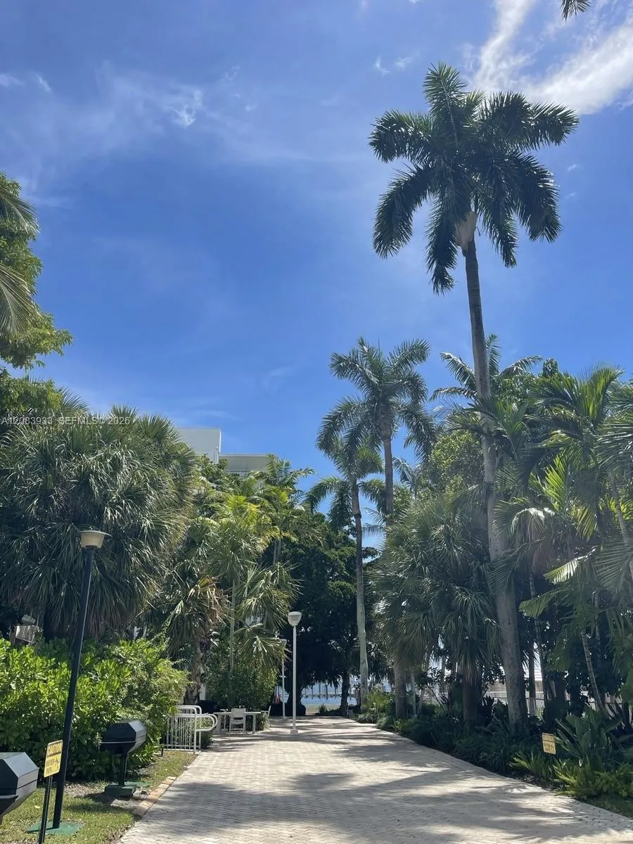 770 NE 69th St #5D Miami, FL 33138