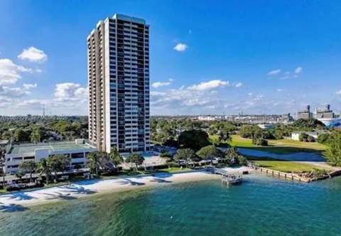 5600 Flagler Dr #1502