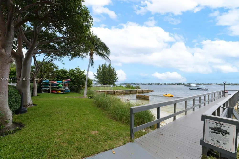 5600 Flagler Dr #1502 West Palm Beach, FL 33407