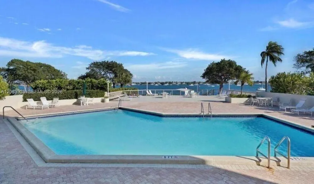 5600 Flagler Dr #1502 West Palm Beach, FL 33407