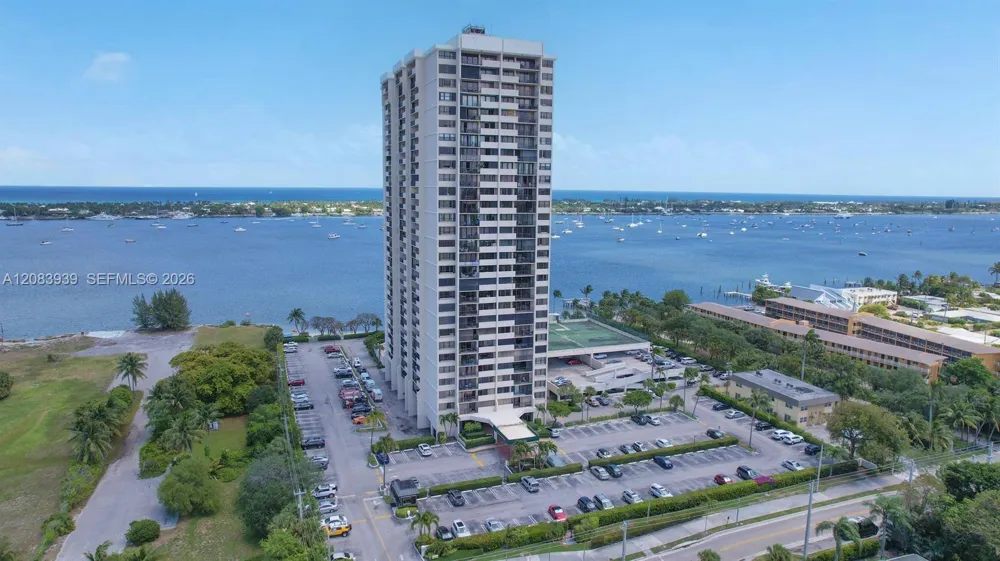 5600 Flagler Dr #1502 West Palm Beach, FL 33407