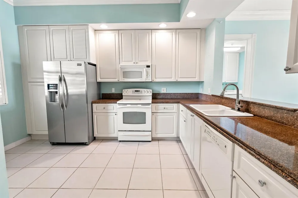 25 HARBOUR ISLE DRIVE W #104 Fort Pierce, FL 34949