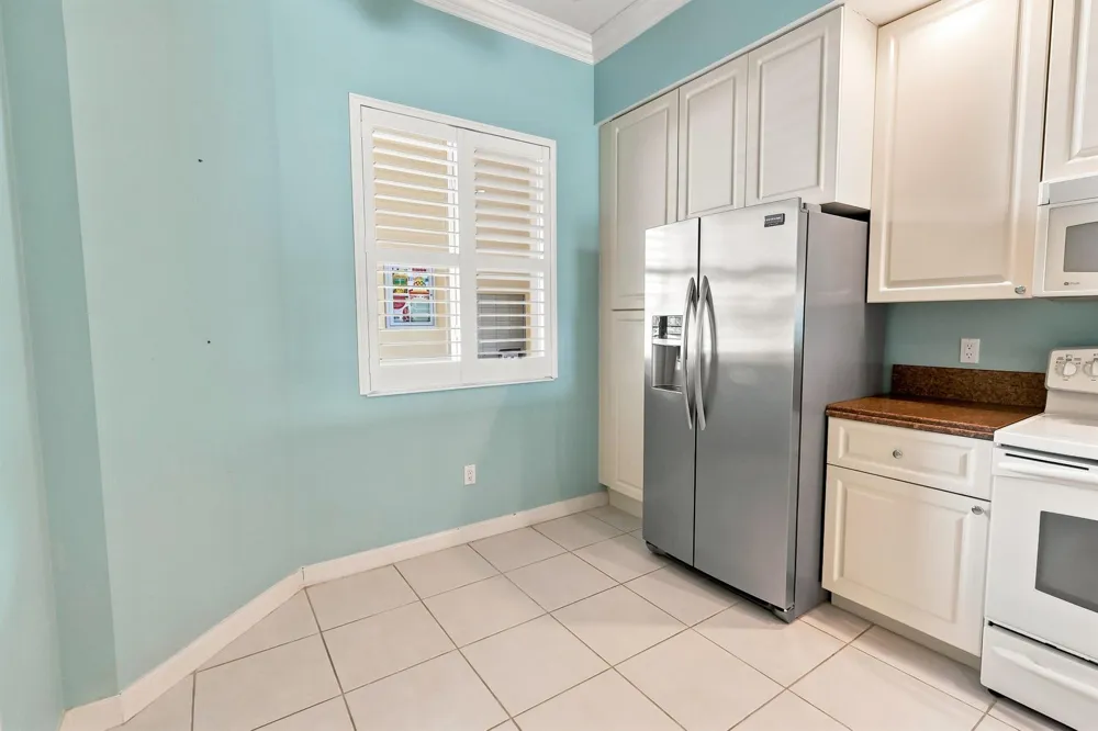25 HARBOUR ISLE DRIVE W #104 Fort Pierce, FL 34949