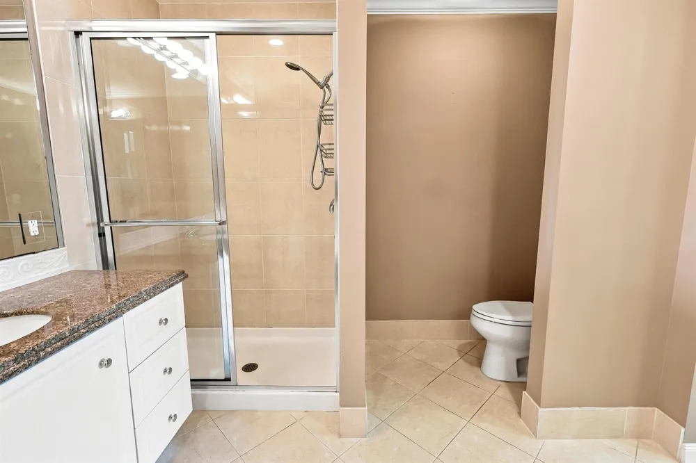 25 HARBOUR ISLE DRIVE W #104 Fort Pierce, FL 34949
