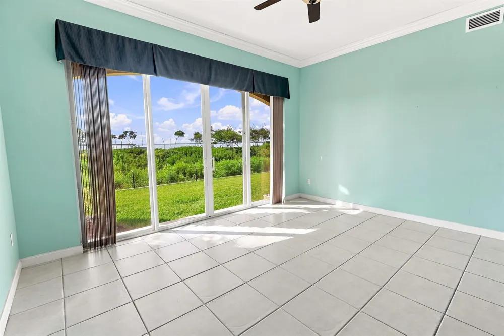 25 HARBOUR ISLE DRIVE W #104 Fort Pierce, FL 34949