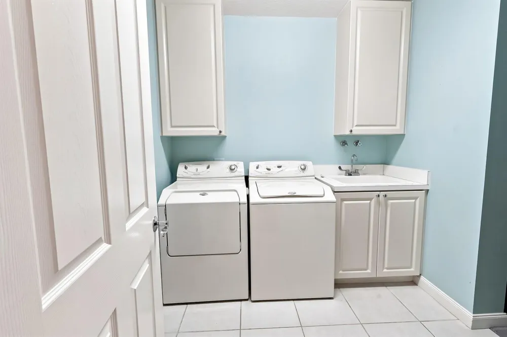 25 HARBOUR ISLE DRIVE W #104 Fort Pierce, FL 34949