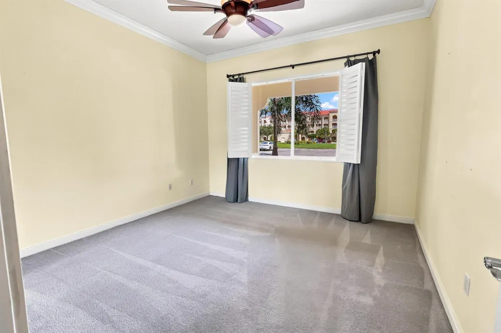 25 HARBOUR ISLE DRIVE W #104 Fort Pierce, FL 34949