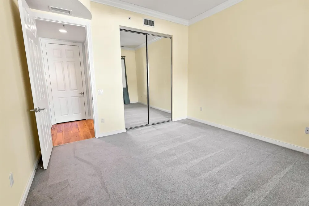 25 HARBOUR ISLE DRIVE W #104 Fort Pierce, FL 34949
