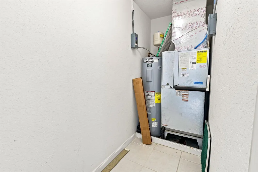 25 HARBOUR ISLE DRIVE W #104 Fort Pierce, FL 34949