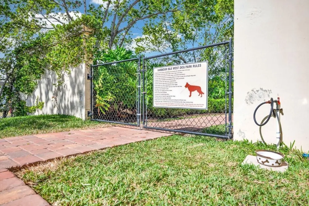 25 HARBOUR ISLE DRIVE W #104 Fort Pierce, FL 34949