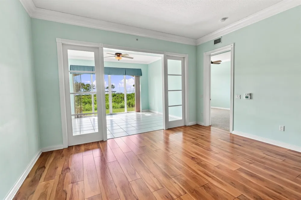 25 HARBOUR ISLE DRIVE W #104 Fort Pierce, FL 34949