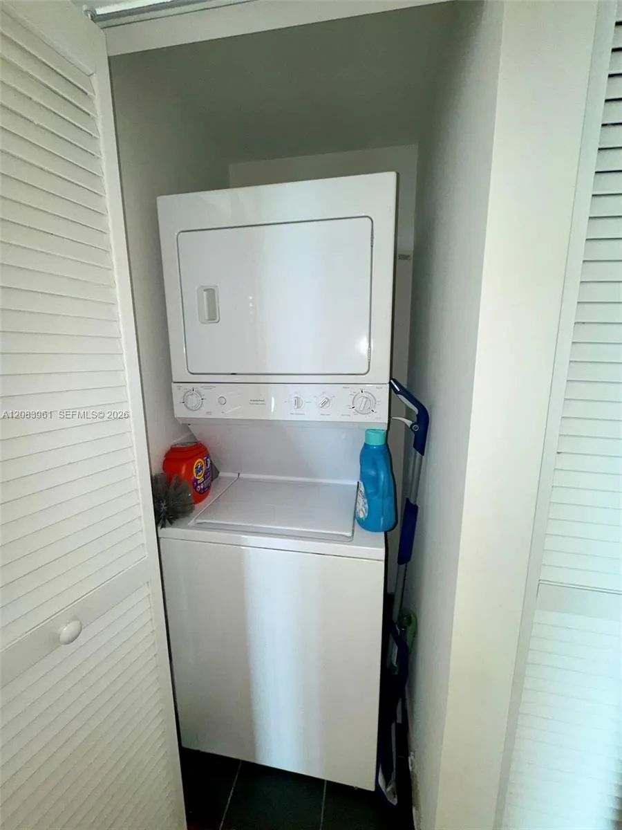 79 SW 12th St #1502 Miami, FL 33130