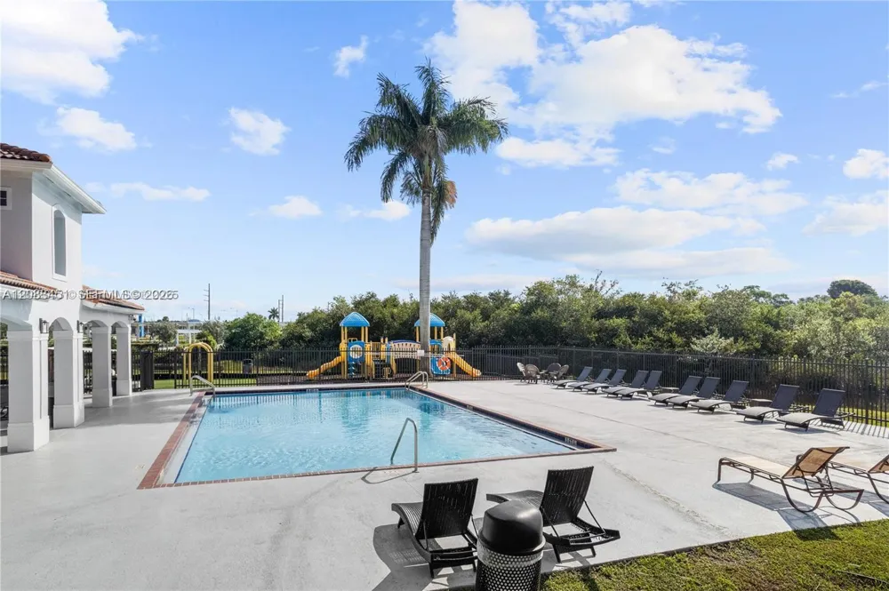 833 SW 148th Pl #833 Miami, FL 33194
