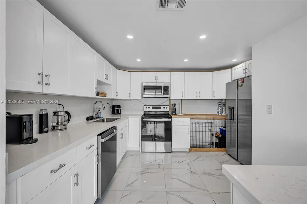 7545 E Treasure Dr #9A North Bay Village, FL 33141