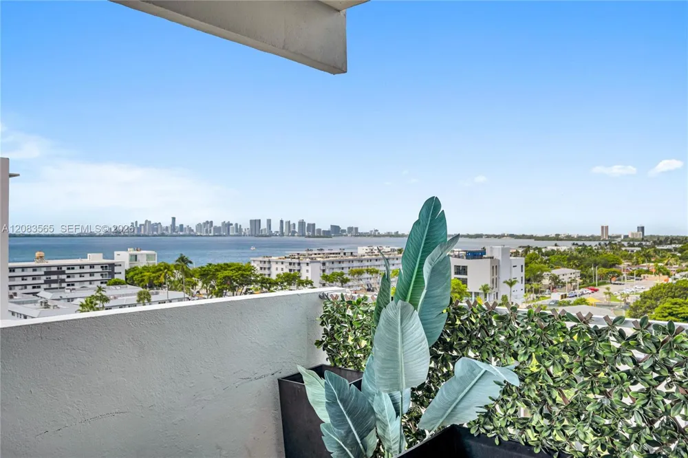 7545 E Treasure Dr #9A North Bay Village, FL 33141