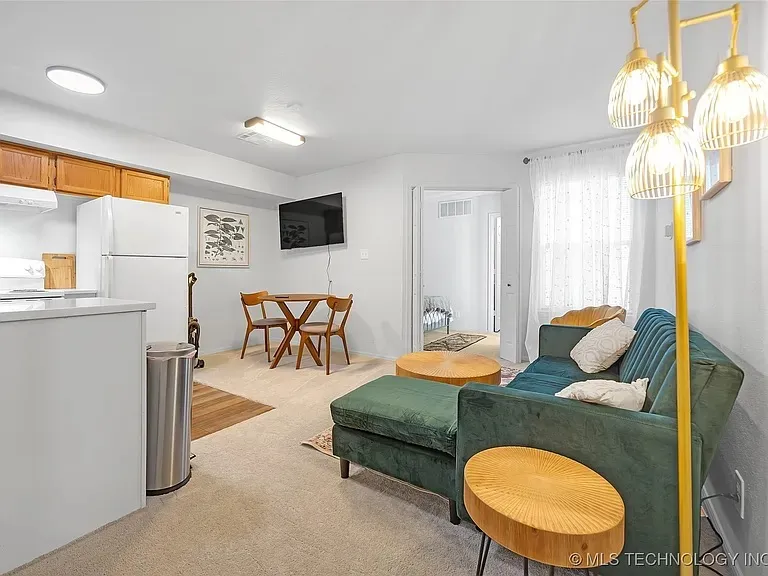 1802 E 66th Place #303 Tulsa, OK 74136