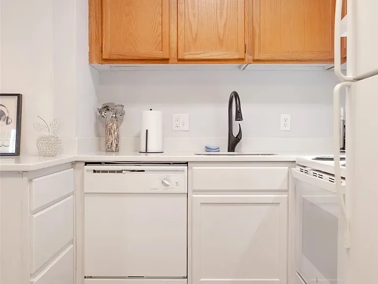 1802 E 66th Place #303 Tulsa, OK 74136