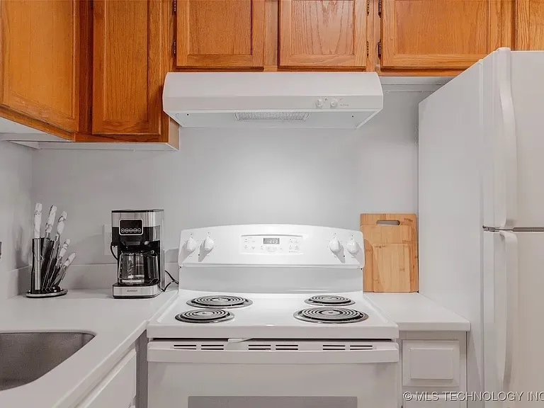 1802 E 66th Place #303 Tulsa, OK 74136
