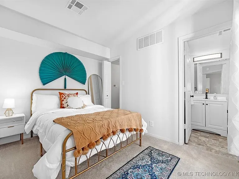 1802 E 66th Place #303 Tulsa, OK 74136