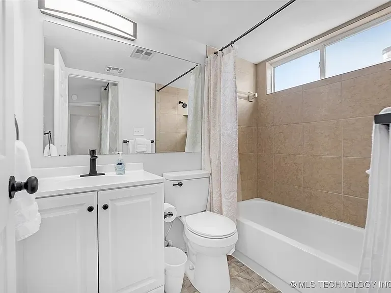1802 E 66th Place #303 Tulsa, OK 74136