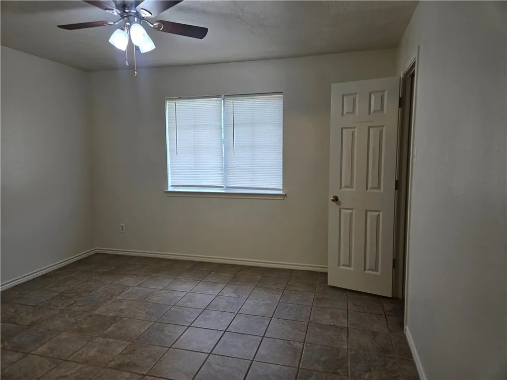 1700 S Dexter Drive College Station, TX 77840