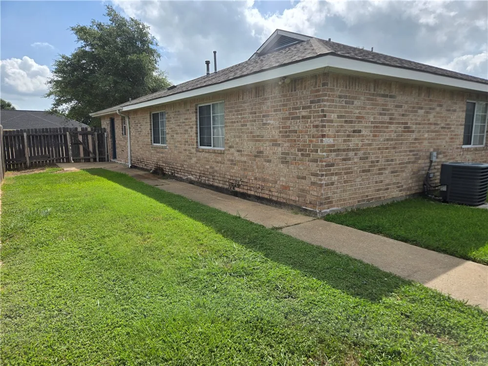 1700 S Dexter Drive College Station, TX 77840