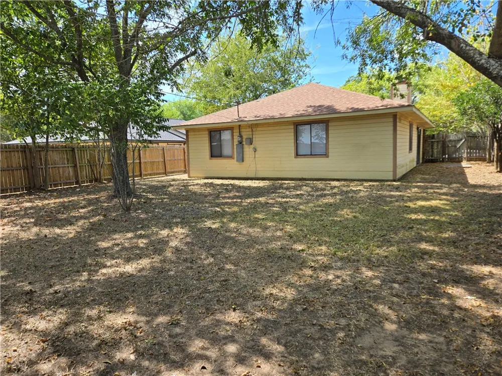 1106 Buttercup Circle College Station, TX 77845