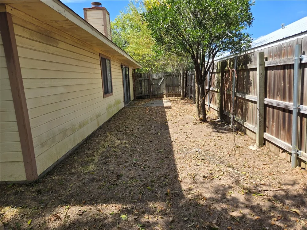 1106 Buttercup Circle College Station, TX 77845