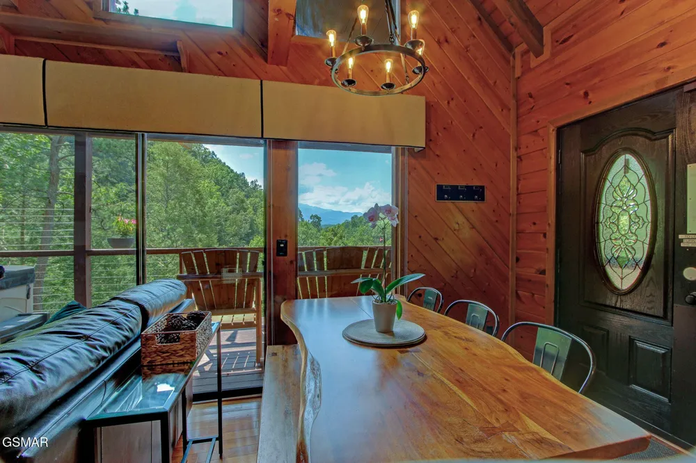 919 Grey Fox Trail Gatlinburg, TN 37738