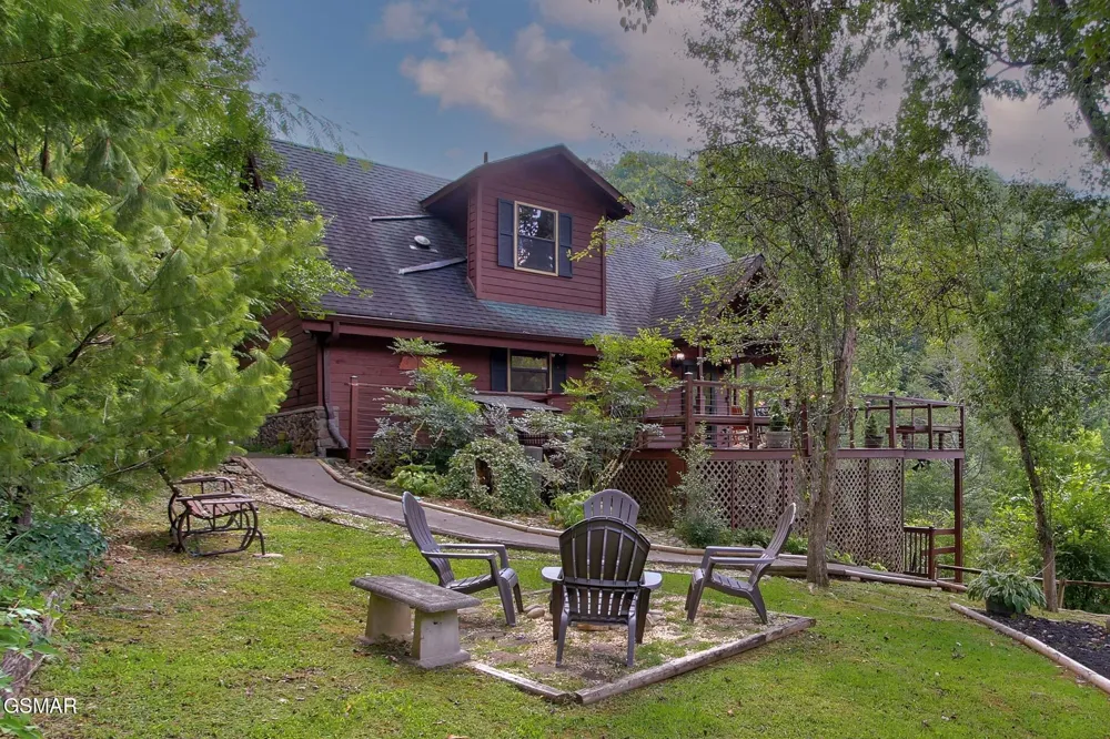 919 Grey Fox Trail Gatlinburg, TN 37738