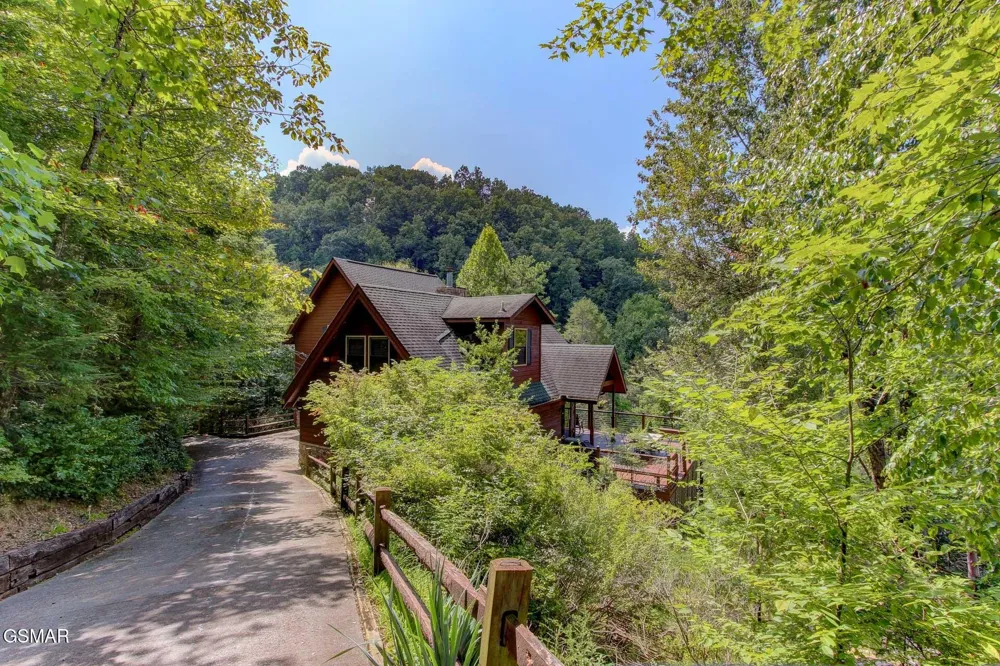 919 Grey Fox Trail Gatlinburg, TN 37738