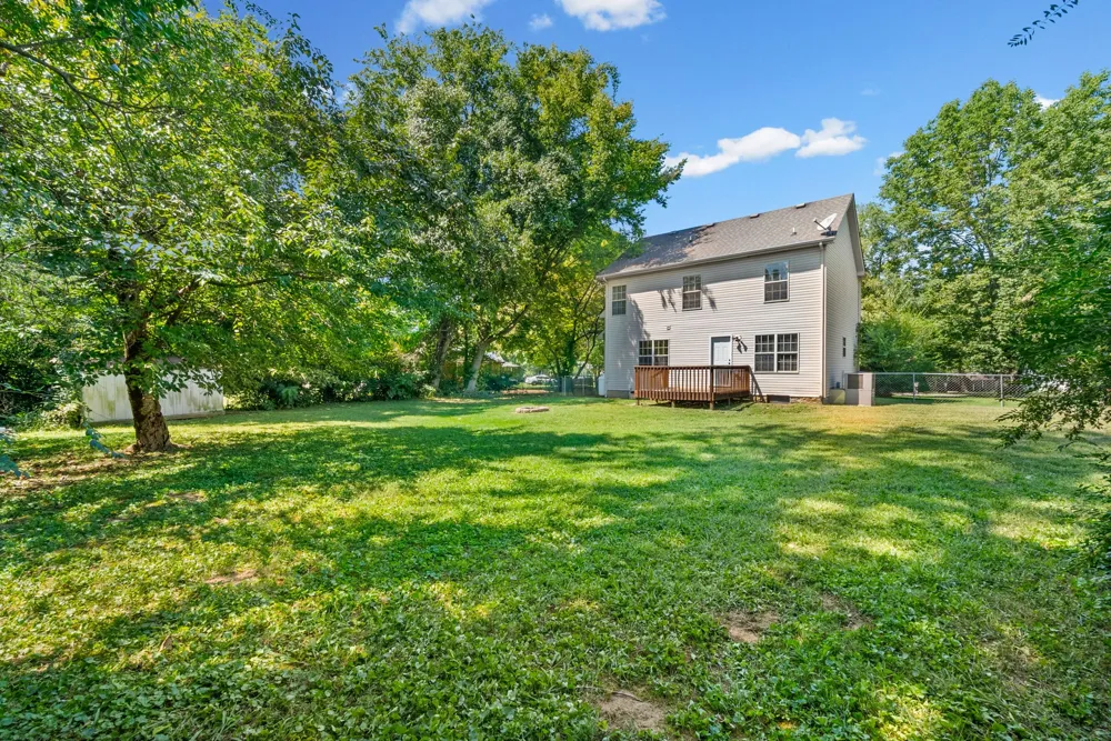 107 Rebecca Lane Clarksville, TN 37042