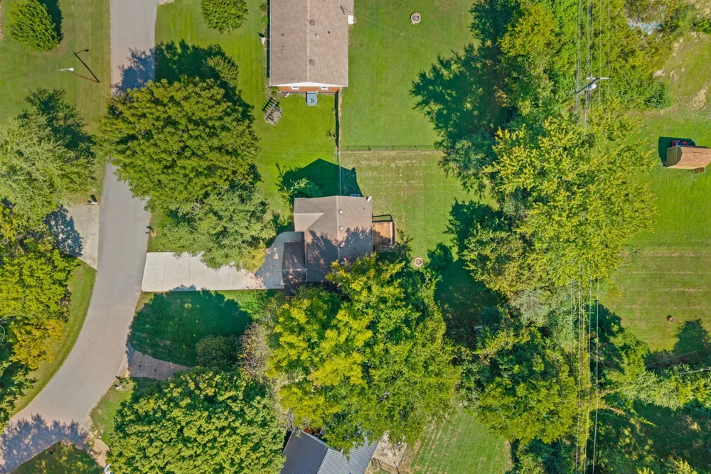 107 Rebecca Lane Clarksville, TN 37042