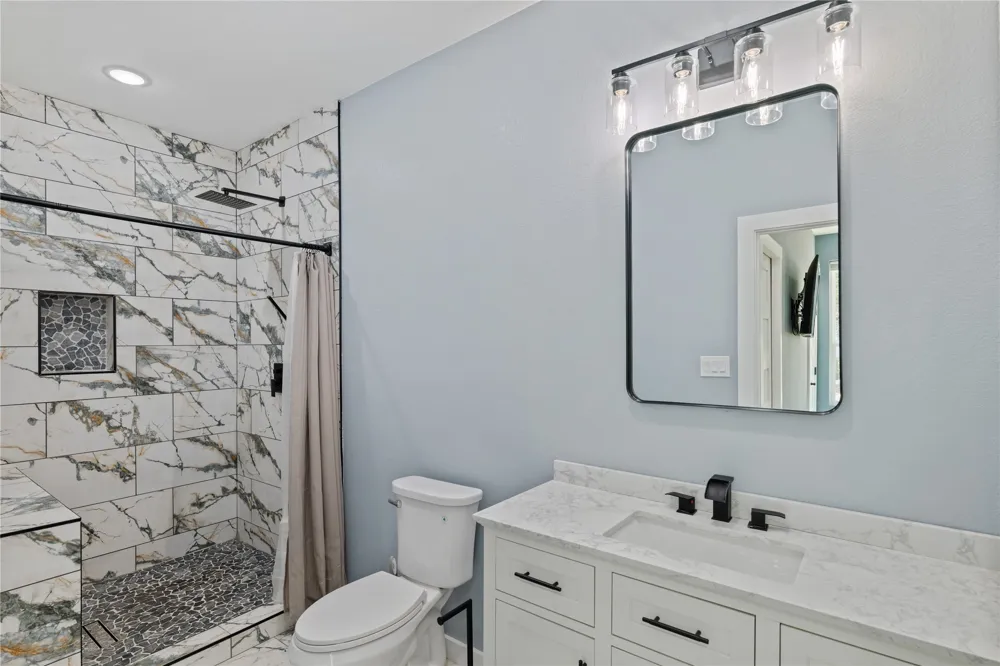 1118 Harmon Hills Road Dripping Springs, TX 78620