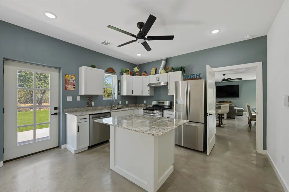1118 Harmon Hills Road Dripping Springs, TX 78620