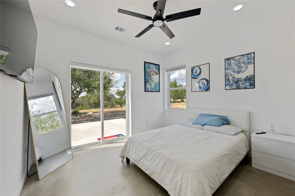 1118 Harmon Hills Road Dripping Springs, TX 78620
