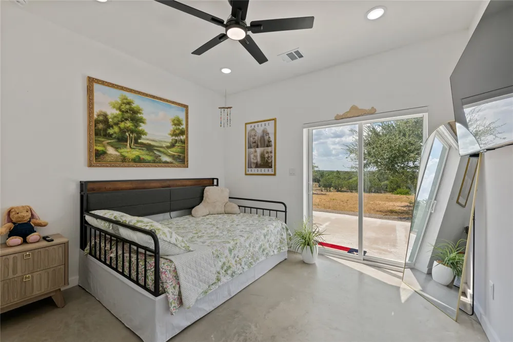 1118 Harmon Hills Road Dripping Springs, TX 78620