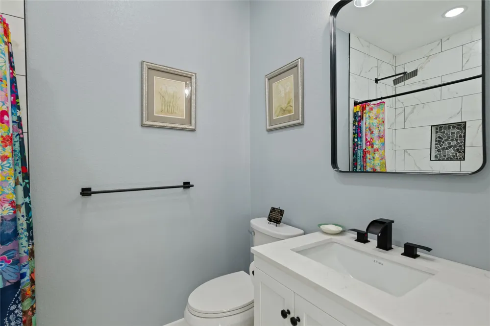 1118 Harmon Hills Road Dripping Springs, TX 78620