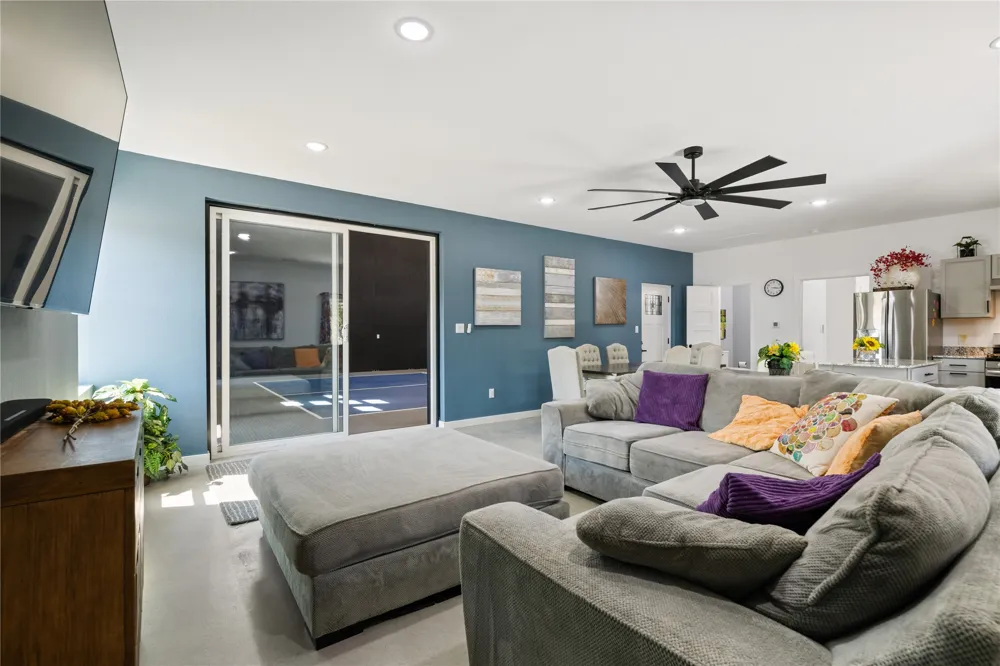 1118 Harmon Hills Road Dripping Springs, TX 78620