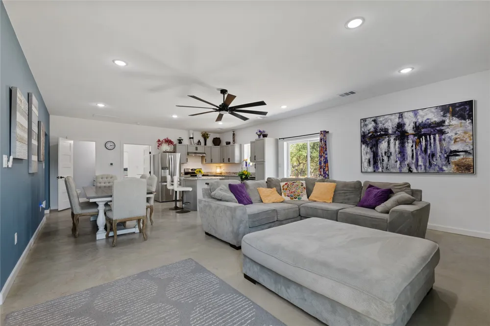 1118 Harmon Hills Road Dripping Springs, TX 78620