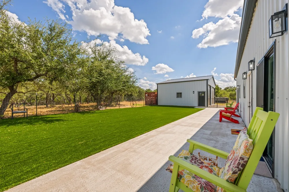 1118 Harmon Hills Road Dripping Springs, TX 78620