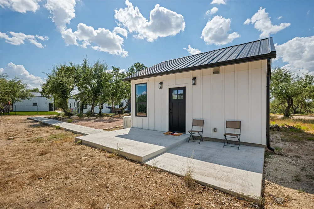 1118 Harmon Hills Road Dripping Springs, TX 78620