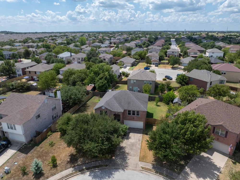 311 Crossland Cove Leander, TX 78641