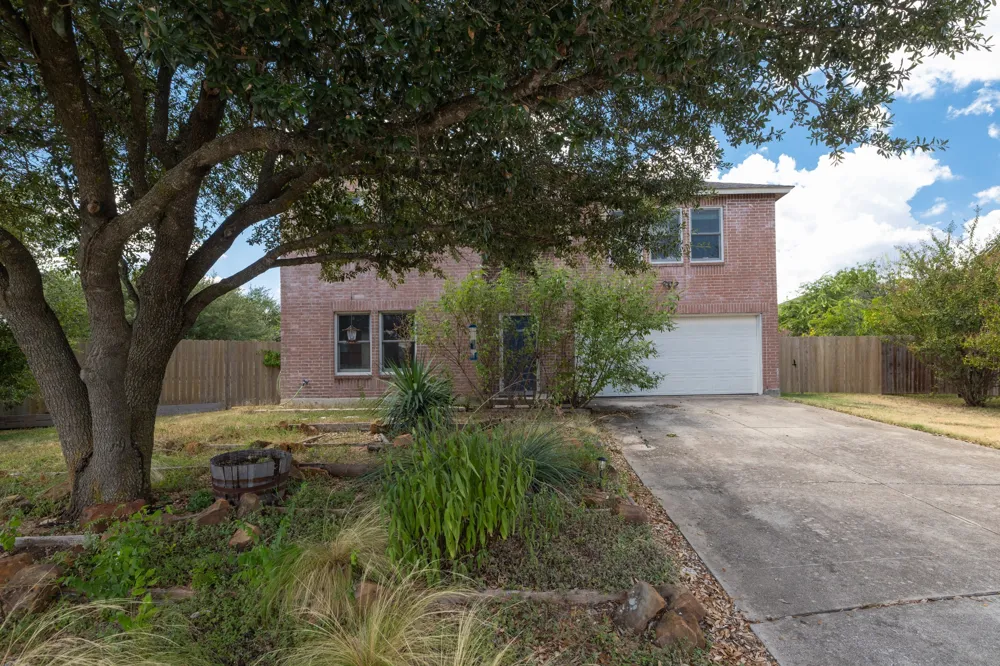 311 Crossland Cove Leander, TX 78641