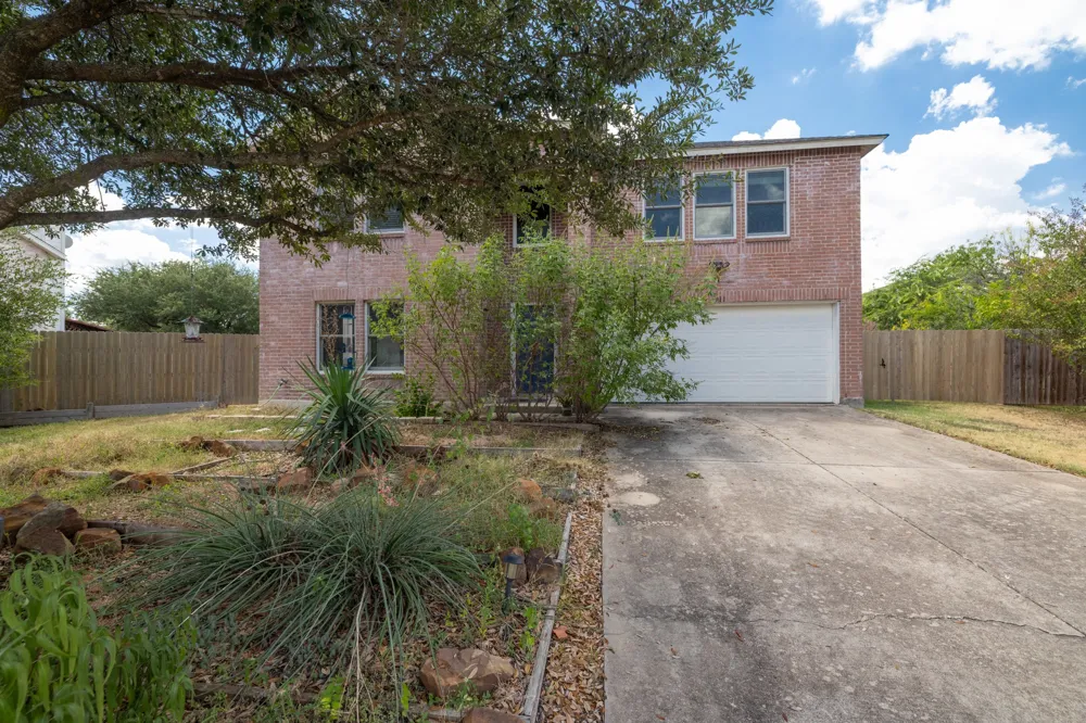 311 Crossland Cove Leander, TX 78641