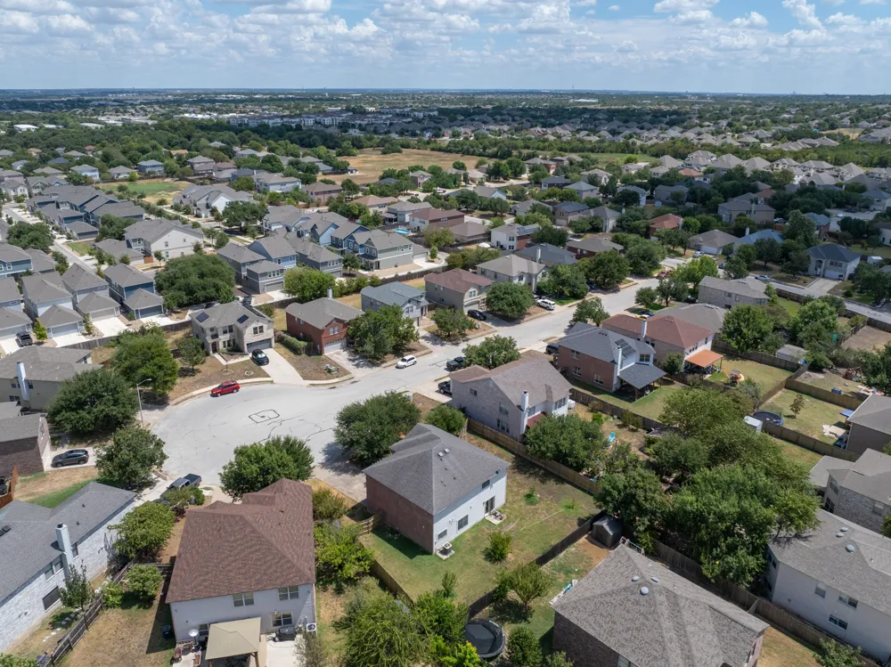 311 Crossland Cove Leander, TX 78641