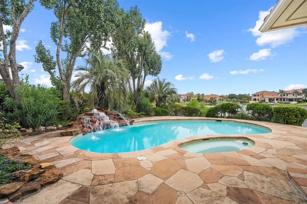 19006 Windsor Lakes Drive Houston, TX 77094