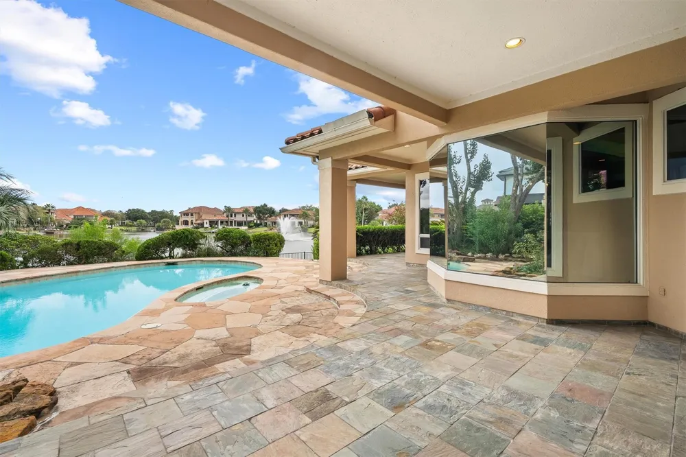 19006 Windsor Lakes Drive Houston, TX 77094