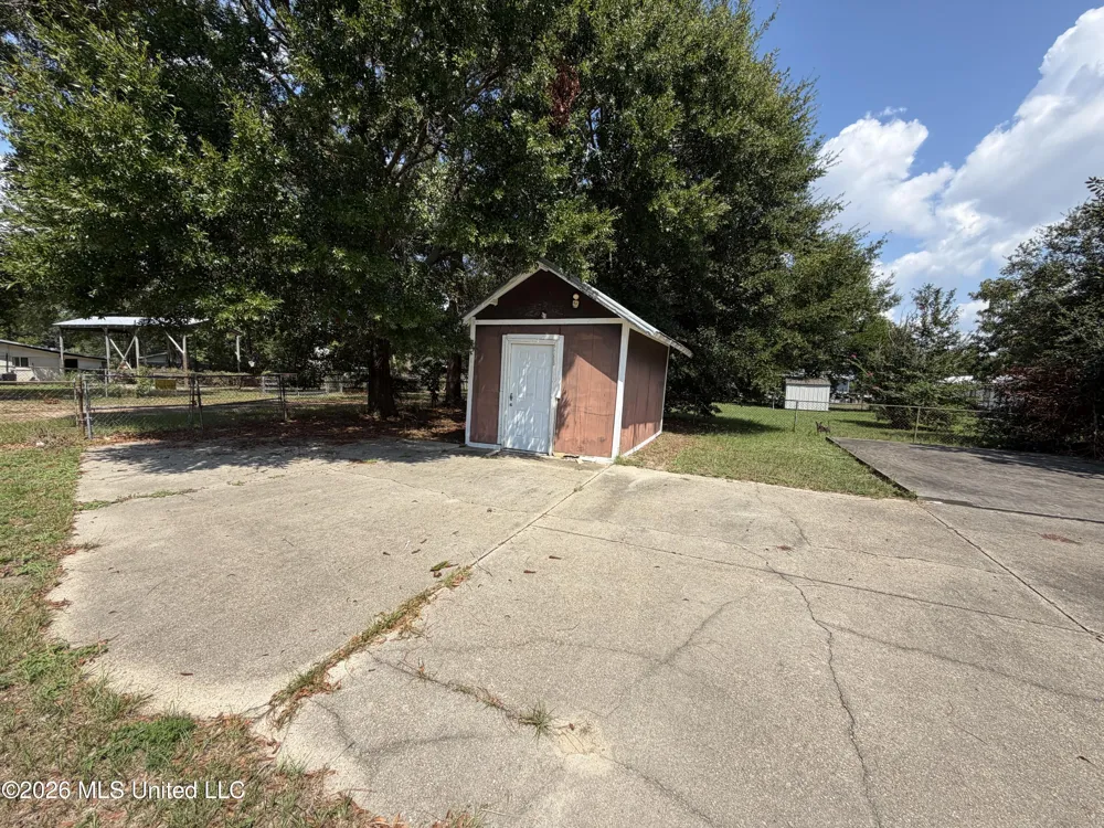 2184 Alice Drive Biloxi, MS 39531