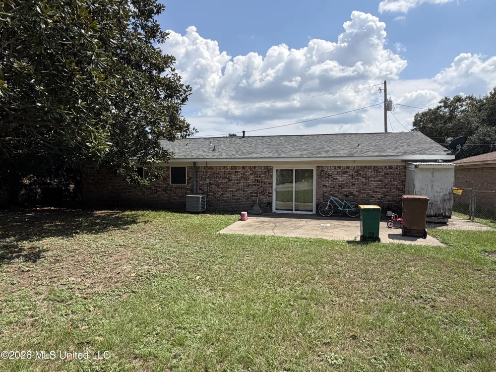2184 Alice Drive Biloxi, MS 39531